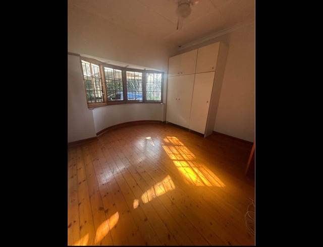 4 BEDROOM HOUSE FOR SALE IN ATHLONE PARK